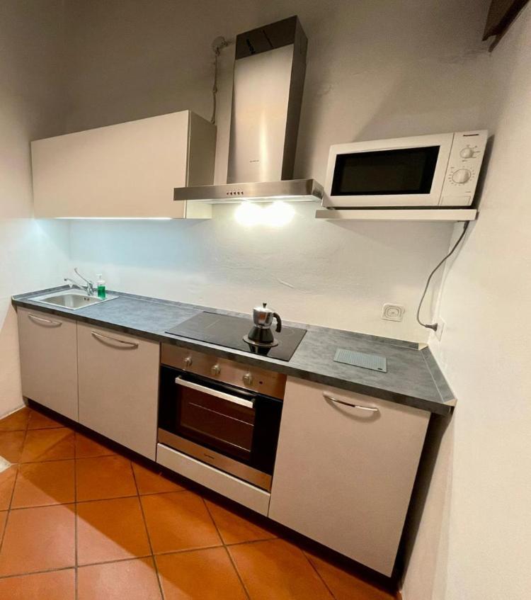 Sottoriva 12 City Center Large Apartment Verona Exterior photo